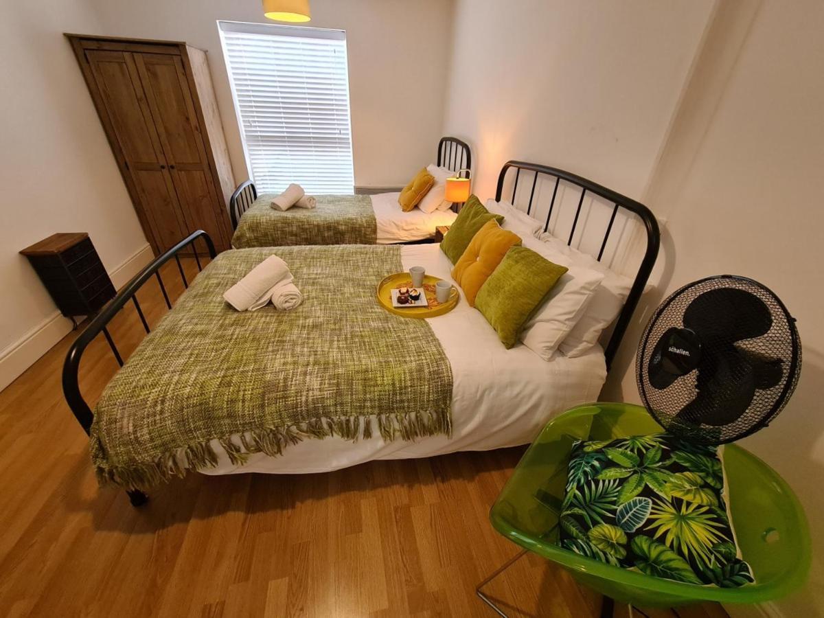 Coopers, Ground Floor Apartment With 2 Bedrooms And 2 Bathrooms Within A Georgian Listed Building Burton-upon-Trent Εξωτερικό φωτογραφία