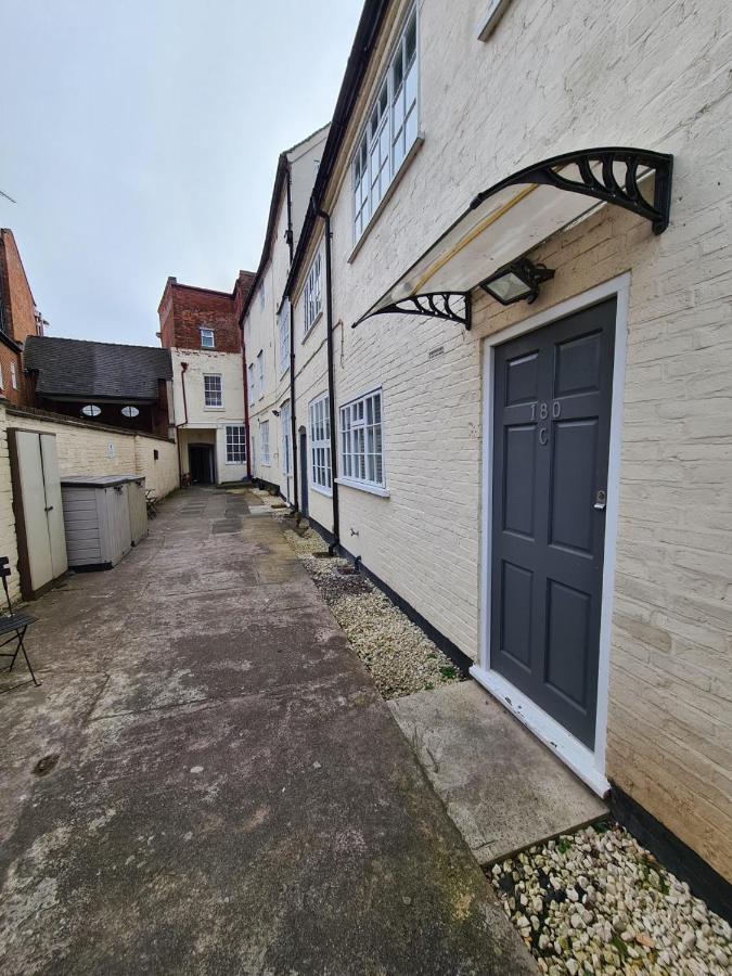 Coopers, Ground Floor Apartment With 2 Bedrooms And 2 Bathrooms Within A Georgian Listed Building Burton-upon-Trent Εξωτερικό φωτογραφία